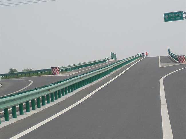 济南高速公路护栏的材质与规格
